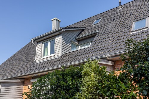 Diese wunderschöne und neuwertige Ferienwohnung mit sonniger und windgeschützter