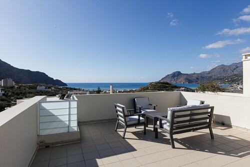PP 9/70 next to a pool with private terrace and Sea View in Plakias