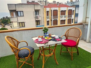 Premium Room | Egyptian cotton sheets, premium bedding, free WiFi - Life Artemis Otel (Izmir)