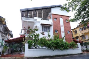 Mặt tiền nơi lưu trú