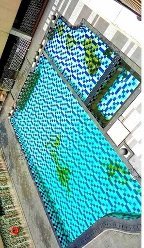 2 indoor pools