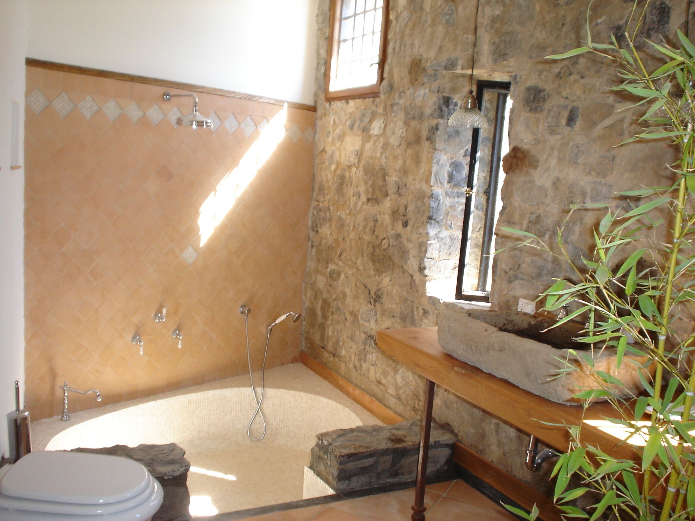 Doccia, asciugacapelli, bidet, asciugamani