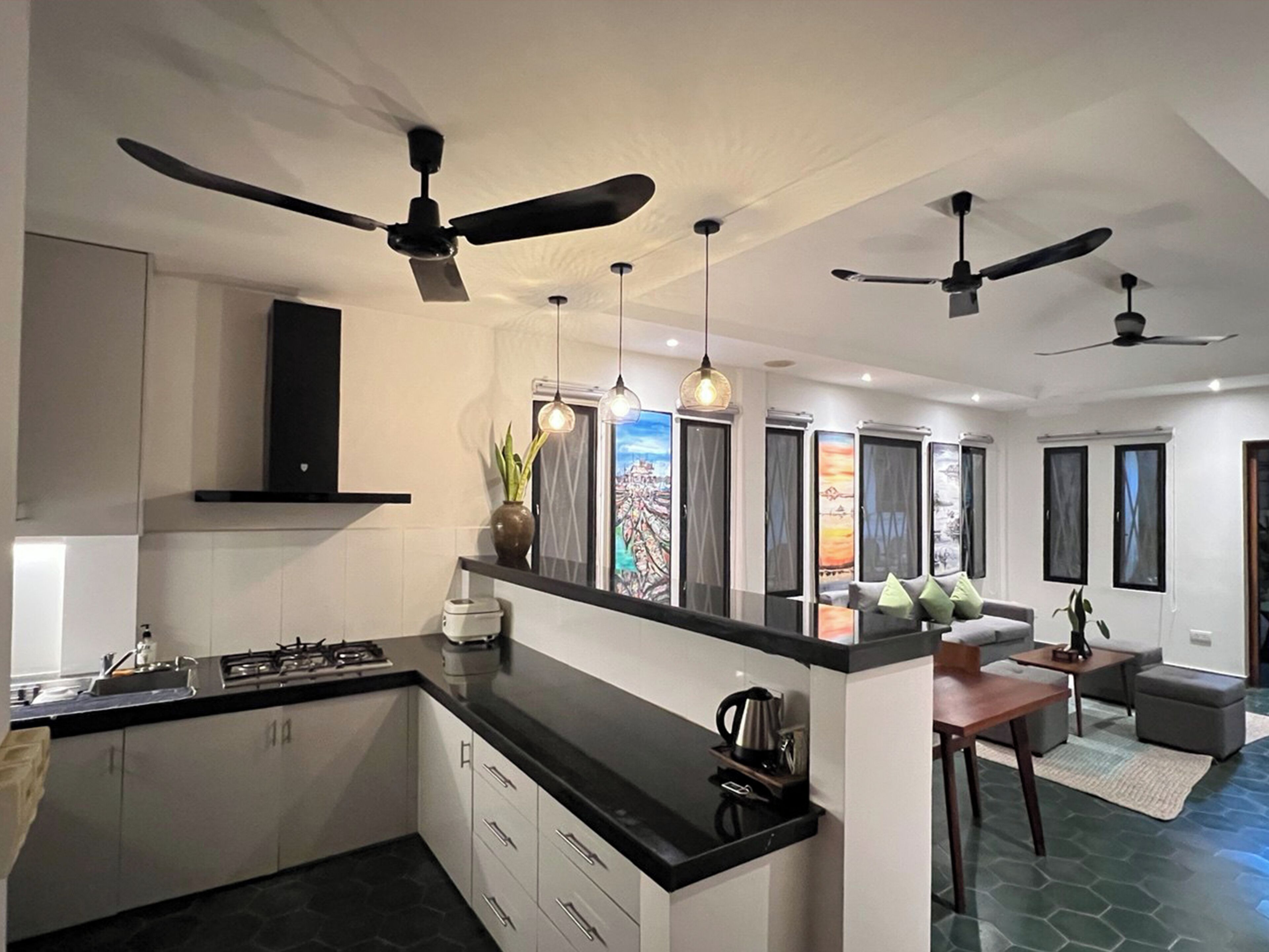 Fridge, stovetop, coffee/tea maker, electric kettle