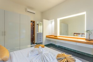 3 camere, una cassaforte in camera, una scrivania, ferro/asse da stiro