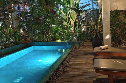 Home-like Stay in Three-Bedroom Suite with shared pool, 2 mins to Pubstreet