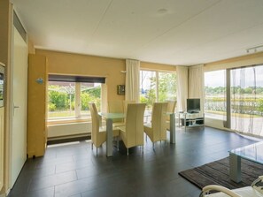 Dining - Dyke house with green garden, quiet location and several terraces. (Oude-Tonge)