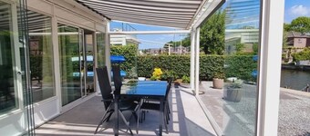 Beautiful holiday home with various extras such as an extended bedroom on the ground floor, veranda