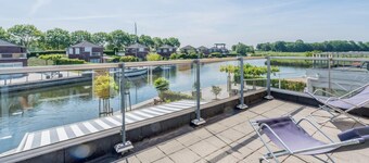 Beautiful holiday home with various extras such as an extended bedroom on the ground floor, veranda