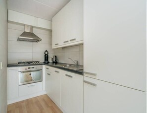 Refrigerador, microondas, parrilla de estufa y lavavajillas
