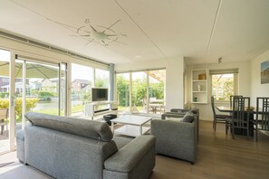 Fernseher, Stereoanlage