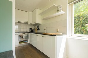 Refrigerador, horno, parrilla de estufa y lavavajillas