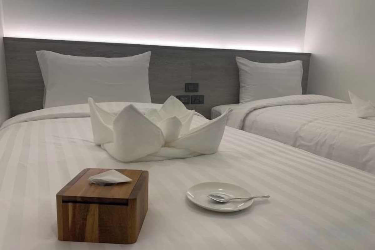 In-room safe, desk, free WiFi, bed sheets