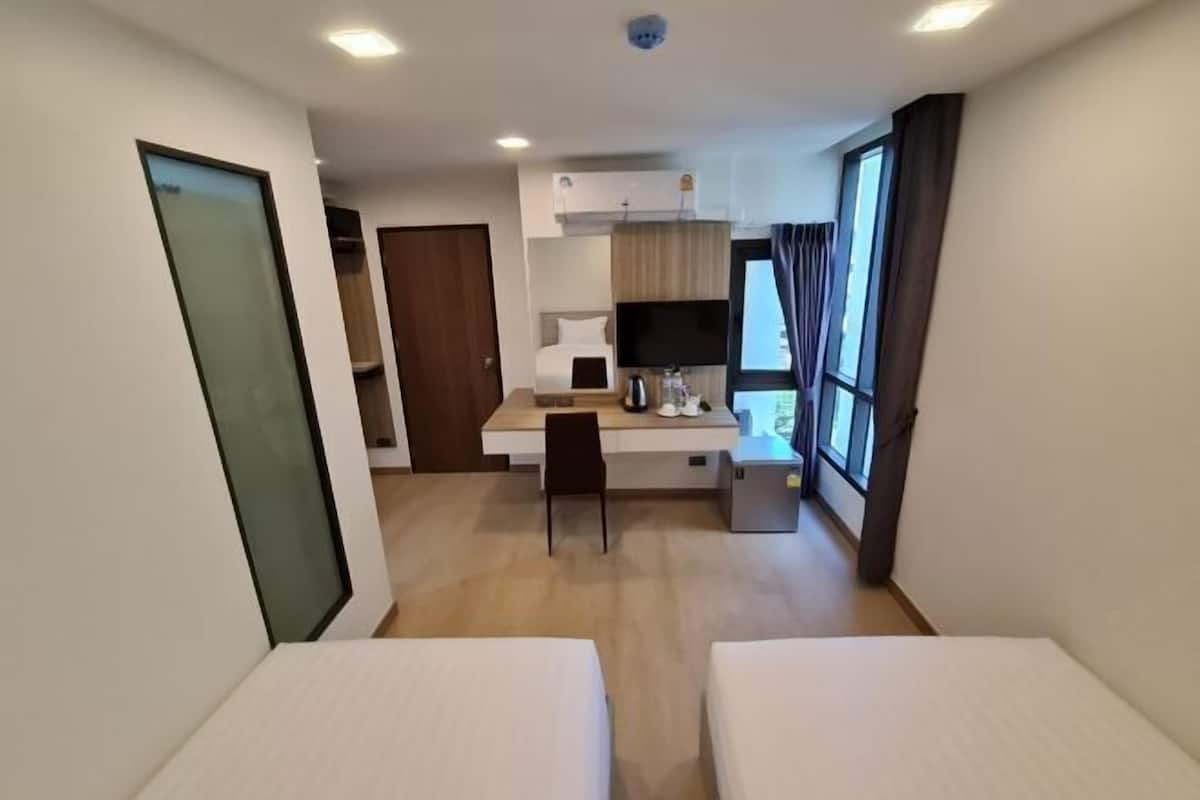In-room safe, desk, free WiFi, bed sheets