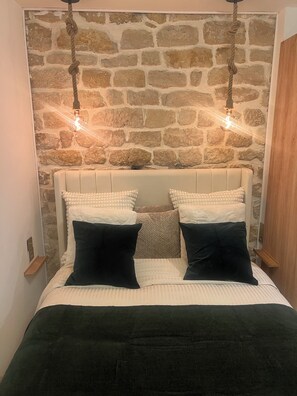 Free WiFi - Prestigious Studio on Île St Louis (Paris)