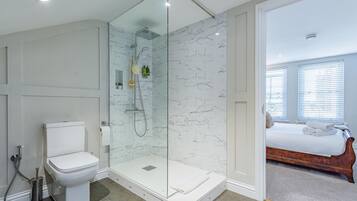 Eco-friendly toiletries, hair dryer, towels