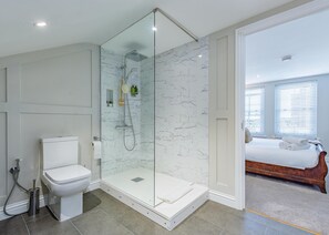 Amenidades de baño ecológicas, secadora de cabello, toallas 