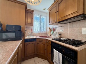 Microwave, oven, stovetop, dishwasher