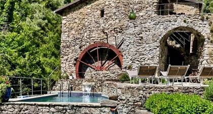 Olive Mill Immersed in Nature with Private Pool and Organic Vegetable Patch