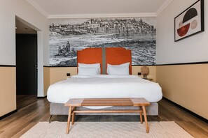 Deluxe Triple Room, Sea View | Egyptian cotton sheets, premium bedding, minibar, desk - The Seven Seas Tel Aviv (Tel Aviv)