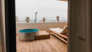 Premium Double Room, Terrace, Sea View | Egyptian cotton sheets, premium bedding, minibar, desk - The Seven Seas Tel Aviv (Tel Aviv)