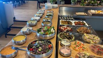 Daily buffet breakfast (ILS 72 per person)