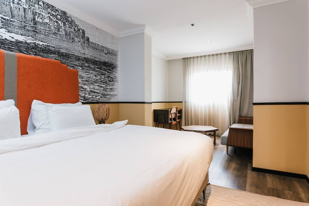 Family Room | Egyptian cotton sheets, premium bedding, minibar, desk