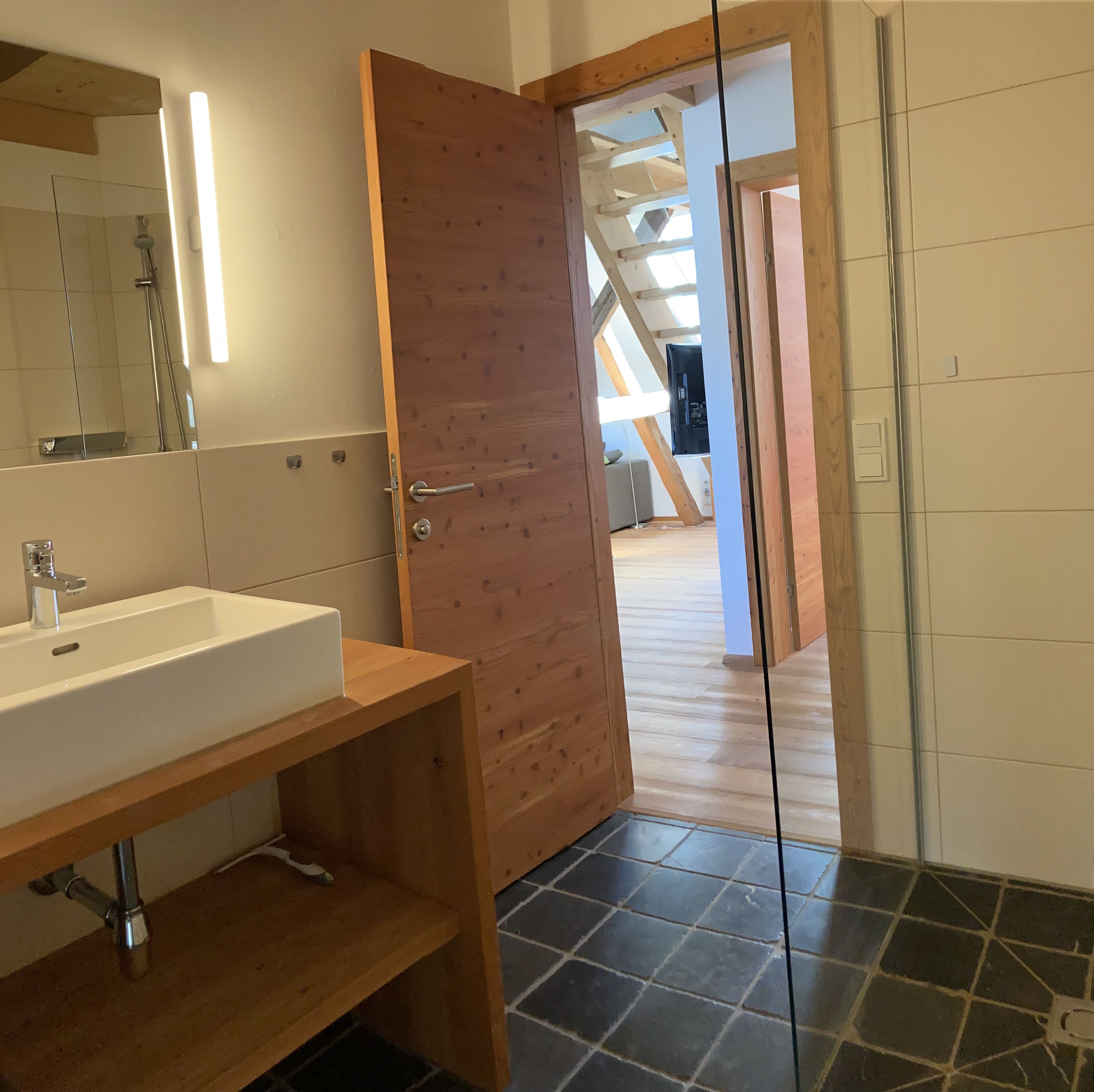 Douche, serviettes fournies