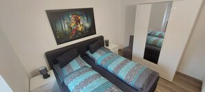 1 bedroom, travel cot, free WiFi - New 45 sqm vacation apartment near Münster University Hospital (UKM) (Münster)