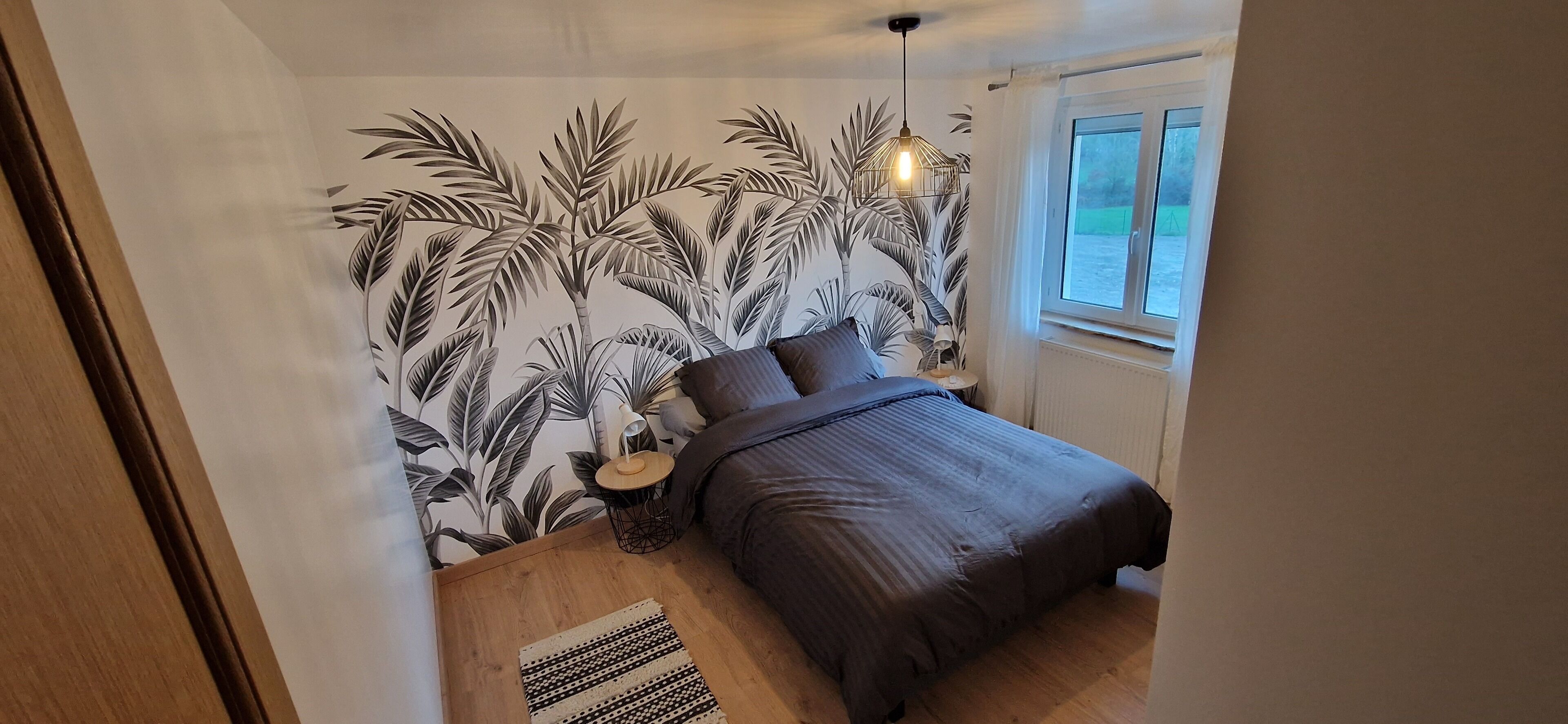 2 bedrooms, desk, iron/ironing board, travel cot