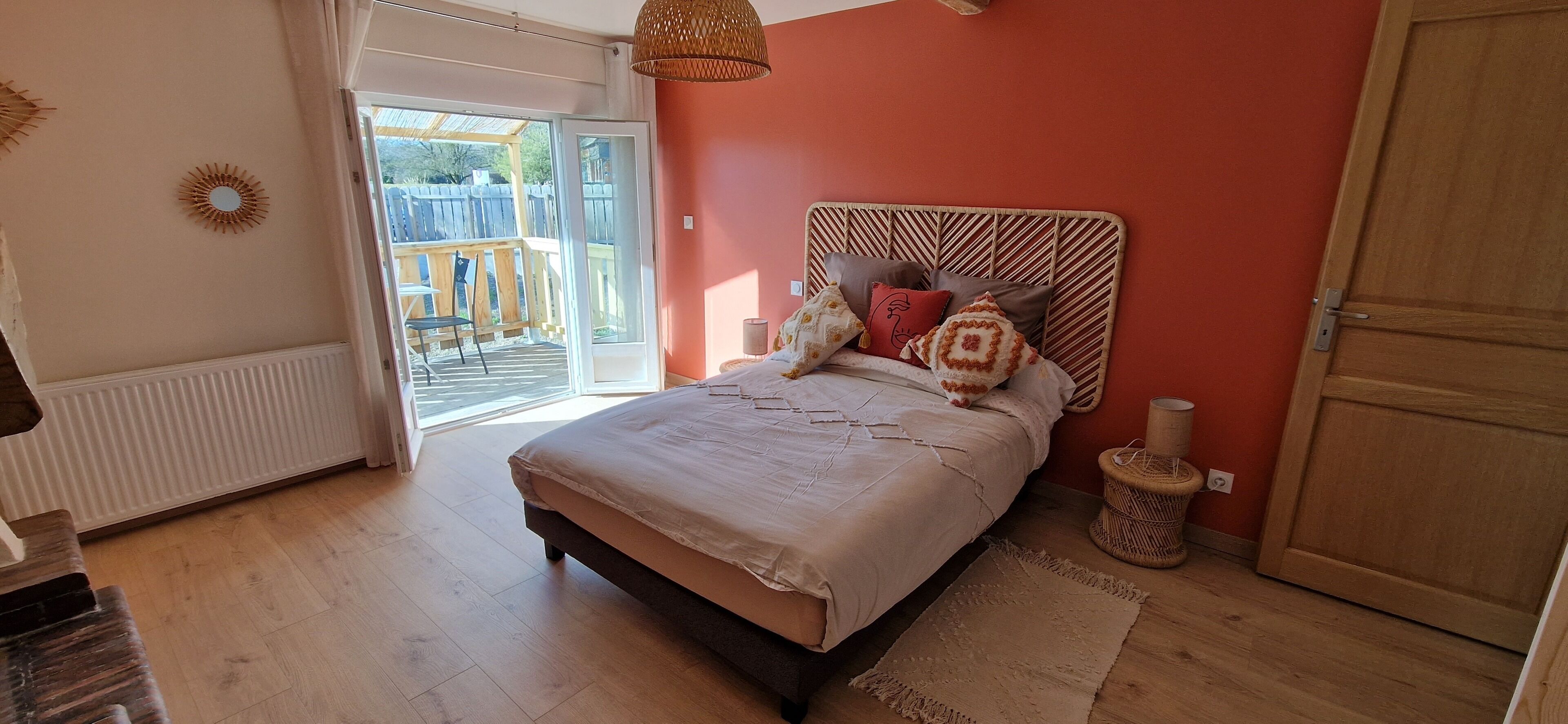 2 多间卧室、办公桌、熨斗/熨衣板、旅行婴儿床