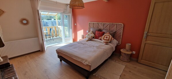 2 bedrooms, desk, iron/ironing board, travel cot