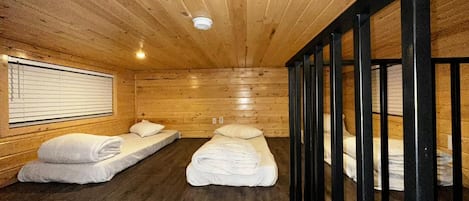 3 Schlafzimmer, Schreibtisch, BĂŒgeleisen/BĂŒgelbrett, Reisekinderbett