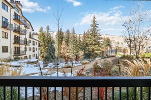 Property grounds - The Charter at Beaver Creek D120 (Beaver Creek)
