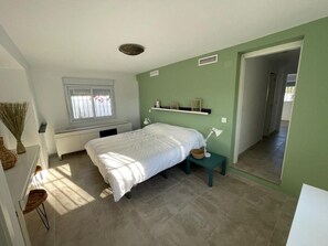4 Schlafzimmer, Bügeleisen/Bügelbrett, kostenloses WLAN