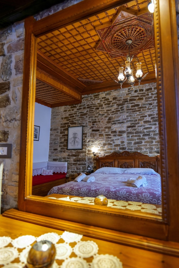 Family Suite | Desk, soundproofing, iron/ironing board, bed sheets
