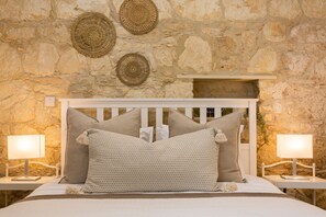 In-room safe, iron/ironing board, free WiFi, bed sheets