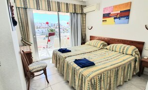 1 bedroom, in-room safe, iron/ironing board, free WiFi - 1 Bedroom Apartment With Air Conditioning & Free WIFI Pool & Sea View (Costa Adeje)