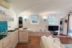 Interior - Villa Lisa - With large private pool in protected Tavolara area (Porto Taverna)