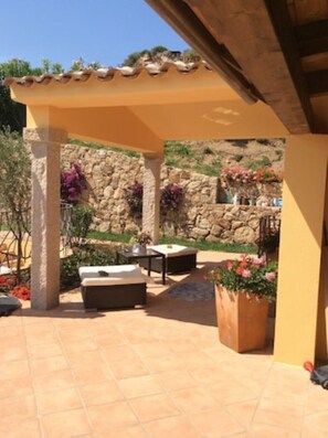 Terrace/patio - Villa Lisa - With large private pool in protected Tavolara area (Porto Taverna)