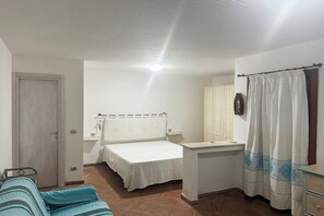 5 chambres, fer et planche à repasser, lit parapluie, Wi-Fi gratuit