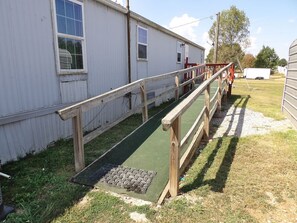 Property grounds - Island Paradise in Island Kentucky (Island)