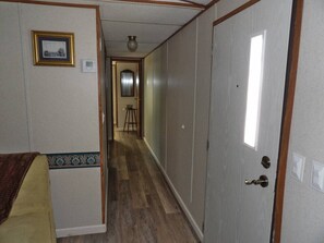 Interior - Island Paradise In Island Kentucky (Island)