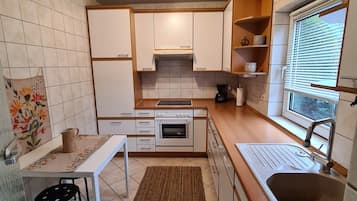 Mikrowelle, Ofen, Herdplatte, Geschirrspüler