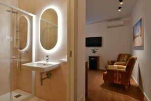 Standard Double or Twin Room | Wi-fi percuma, cadar katil 