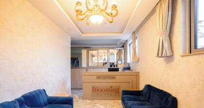 BLOOMING SUITES