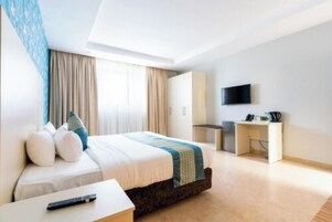 华丽双人房 | 高档床上用品、Select Comfort 床、客房内保险箱、笔记本电脑工作区