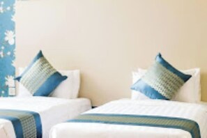 Deluxe Double Room | Premium bedding, Select Comfort beds, in-room safe, laptop workspace - BLOOMING SUITES (Naivasha)