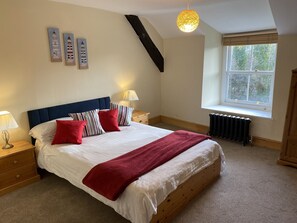 6 bedrooms, iron/ironing board, travel cot, WiFi