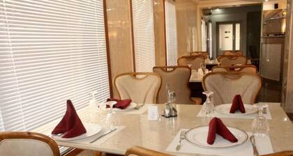 City Hotel