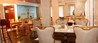 City Hotel